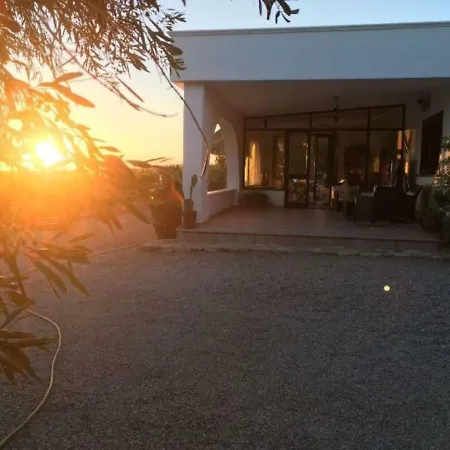 Panoramica Con Piscina Lido Marini