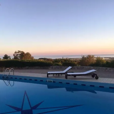Villa Panoramica Con Piscina *