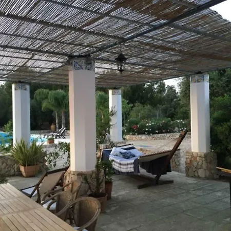 Panoramica Con Piscina Lido Marini