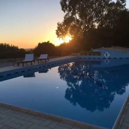 Vila Panoramica Con Piscina